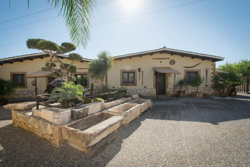 Papyrus Farm stay *